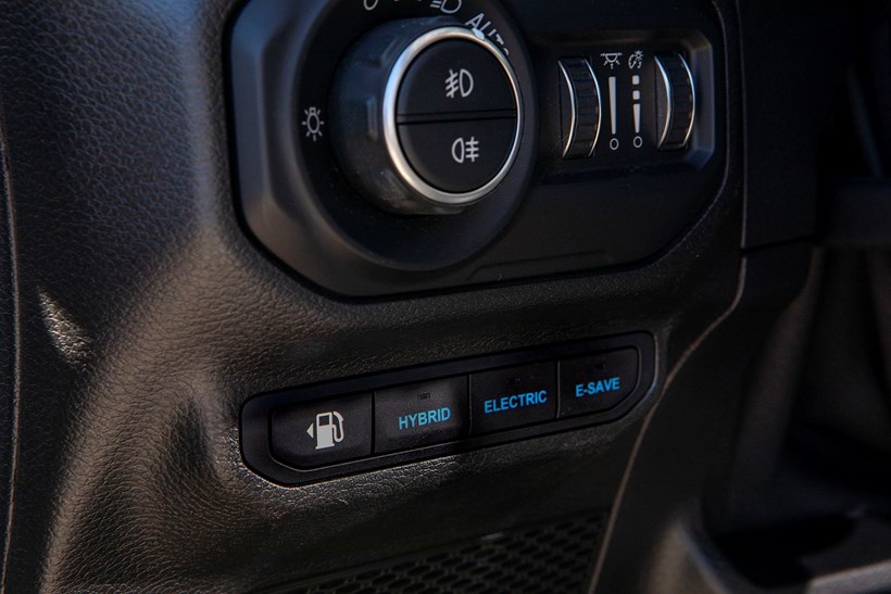 Jeep Wrangler 4xe Sahara plug in hybrid