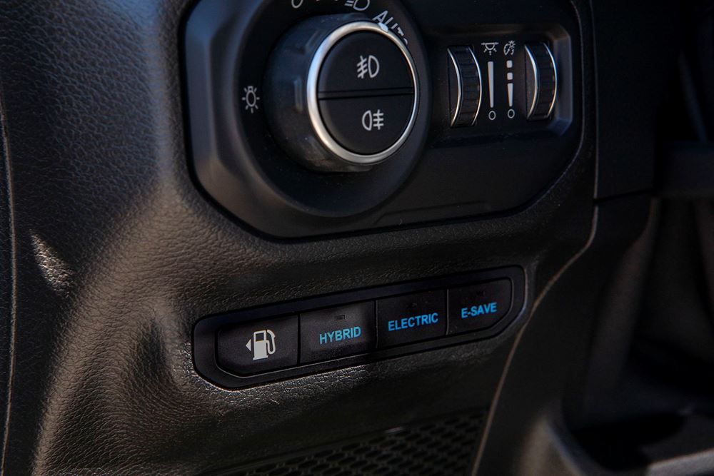 Jeep Wrangler 4xe Sahara plug in hybrid