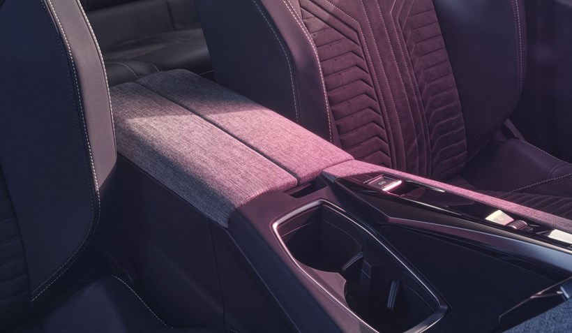 Peugeot E-3008 2023