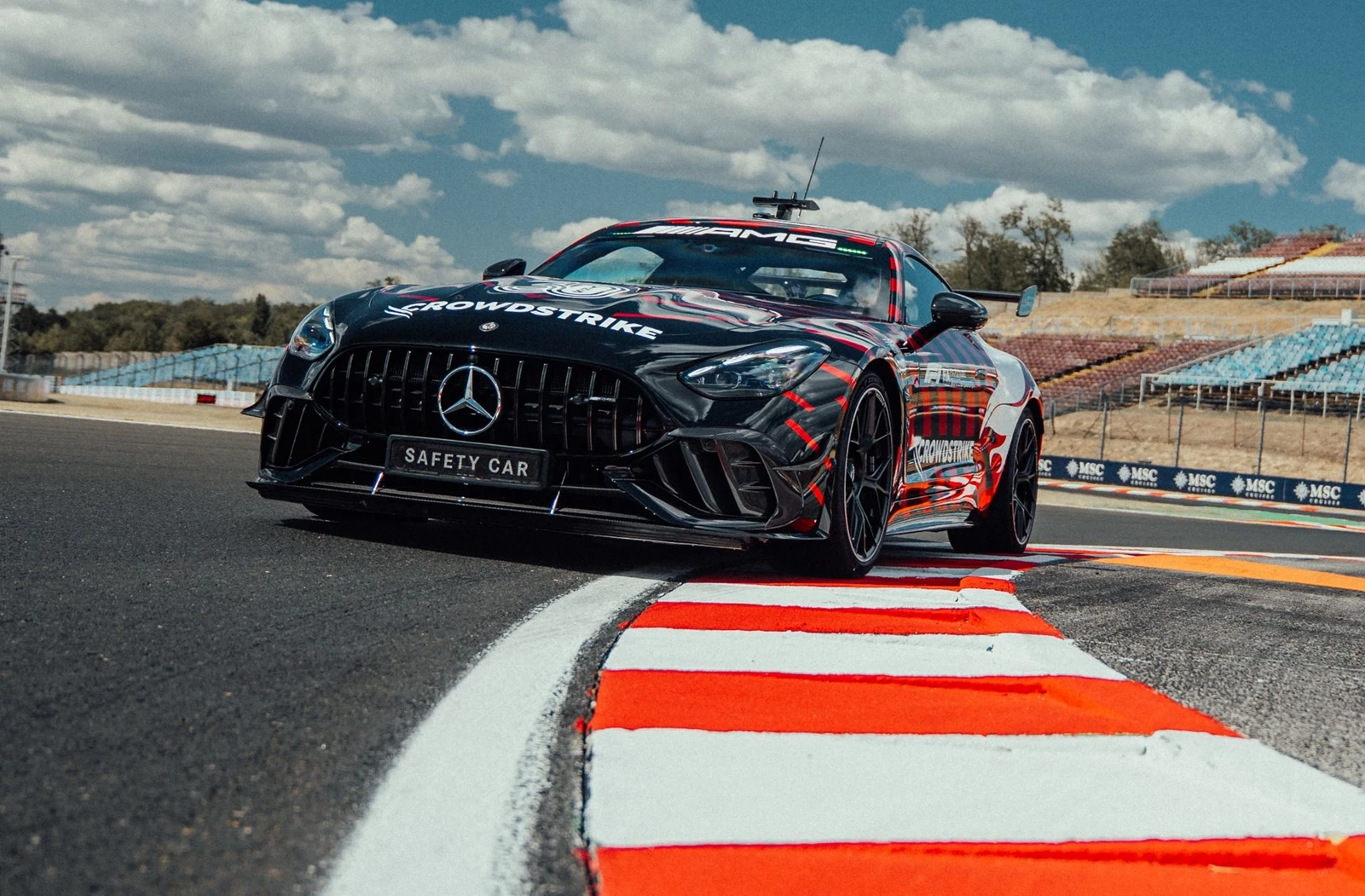 Αυτοκίνητο ασφαλείας F1 Mercedes-AMG GT 63 PRO 4MATIC+