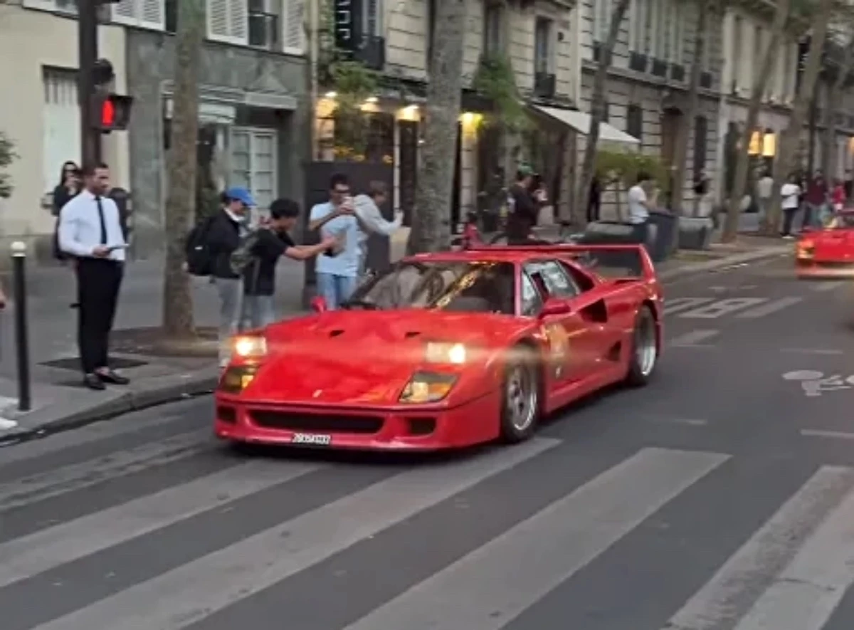 Ferrari F40 Paris