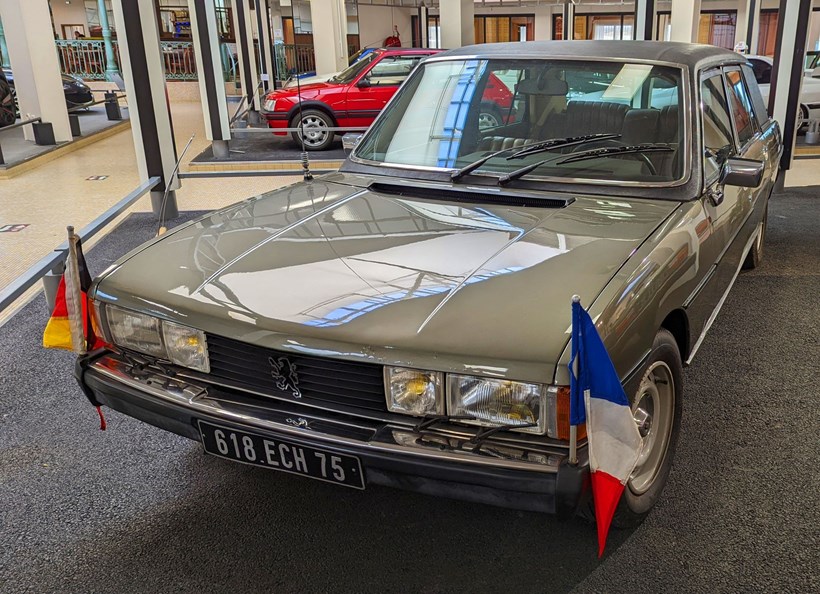 PEUGEOT 604 Presidential