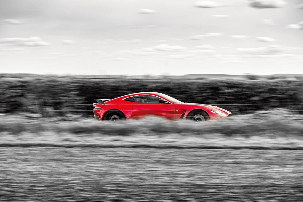 Aston Martin V12 Vantage