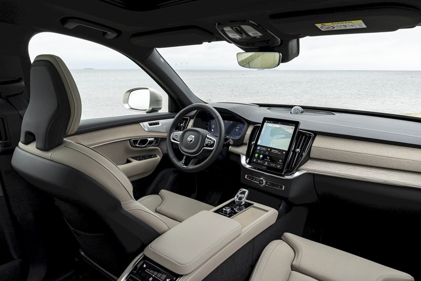Volvo XC90 T8 2025