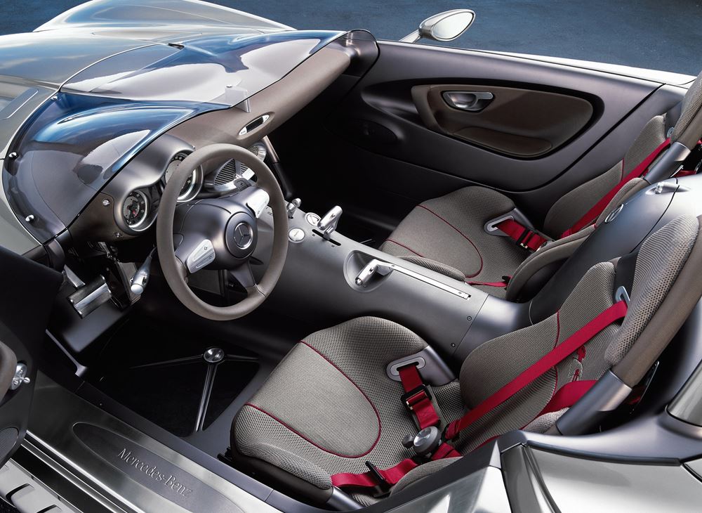 Mercedes-Benz F400 Carving