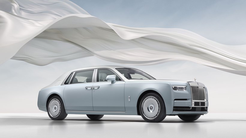 Rolls-Royce Phantom Scintilla με την Νίκη της Σαμοθράκης
