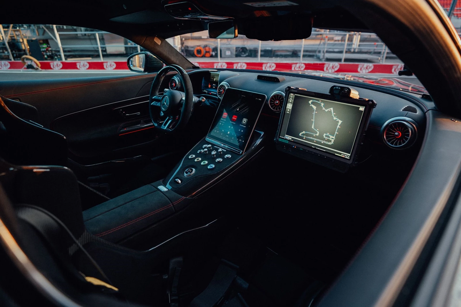 Αυτοκίνητο ασφαλείας F1 Mercedes-AMG GT 63 PRO 4MATIC+