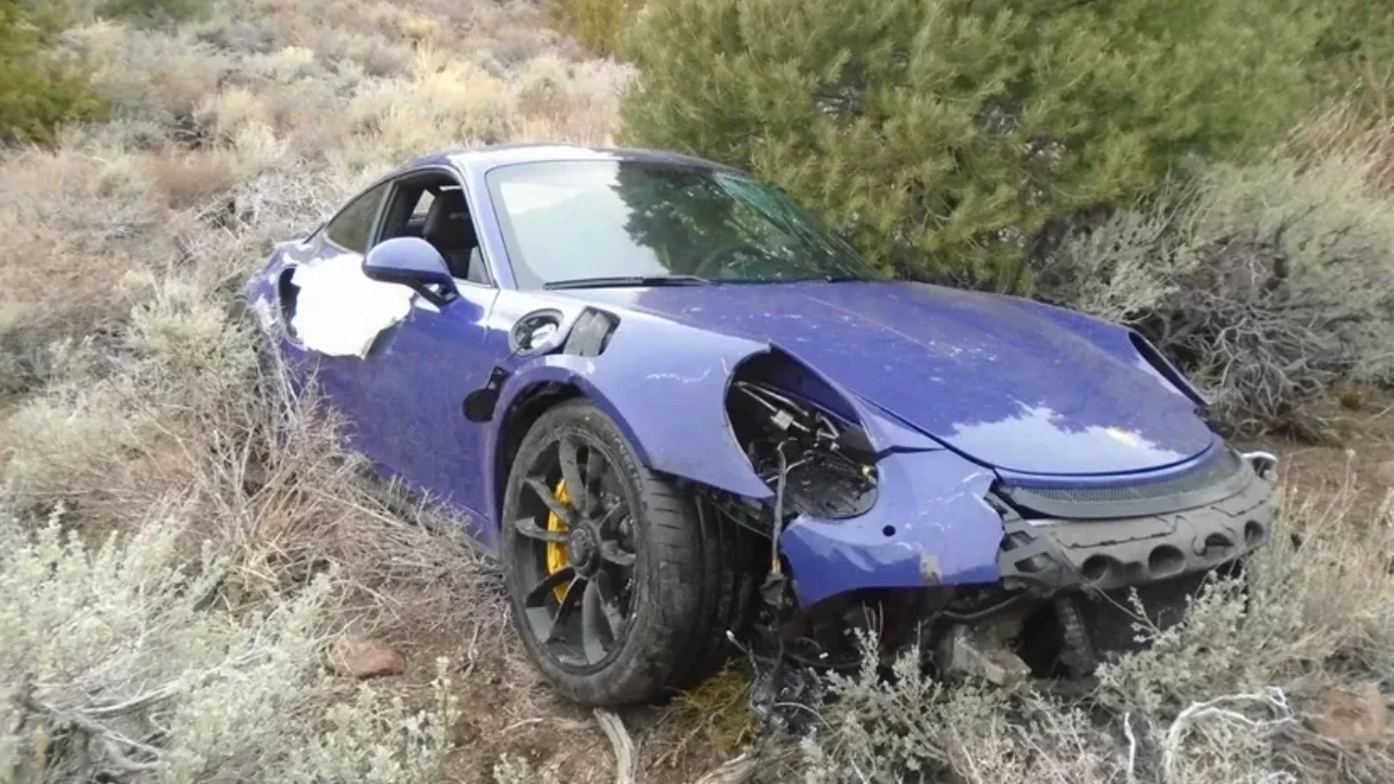 Porsche 911 GT3 RS τρακάρισμα