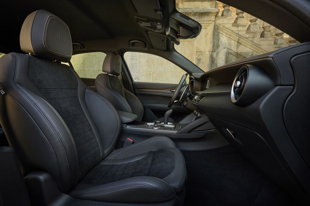 Επετειακές Alfa Romeo Giulia και Stelvio