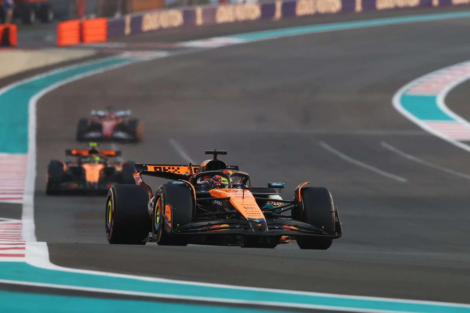 F1 GP Άμπου Ντάμπι Αγώνας Κυριακής