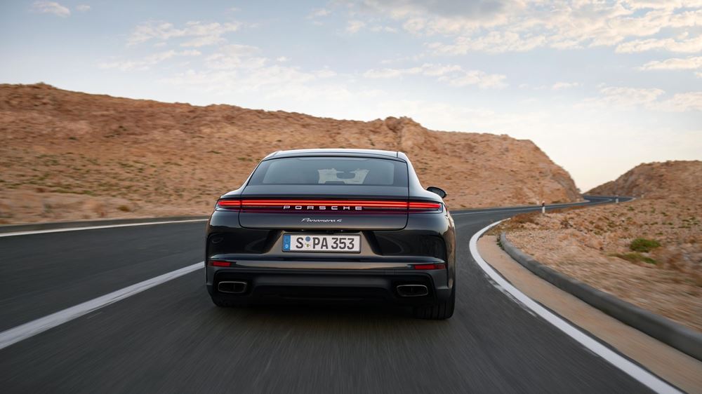 Porsche Panamera 2023