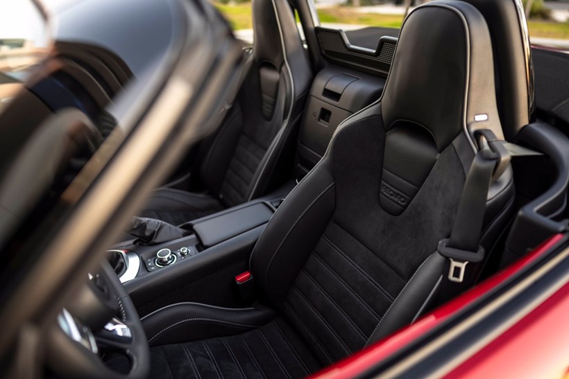 Mazda MX-5 nees ekdoseis