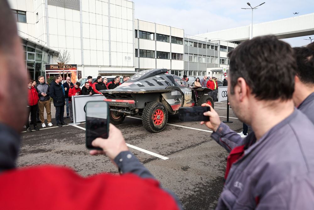 Audi Ράλι Ντακάρ πανηγυρισμοί στο εργοστάσιο