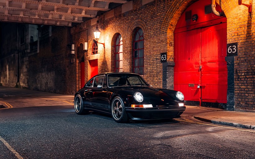 Porsche 911 964 restomod Theon Design