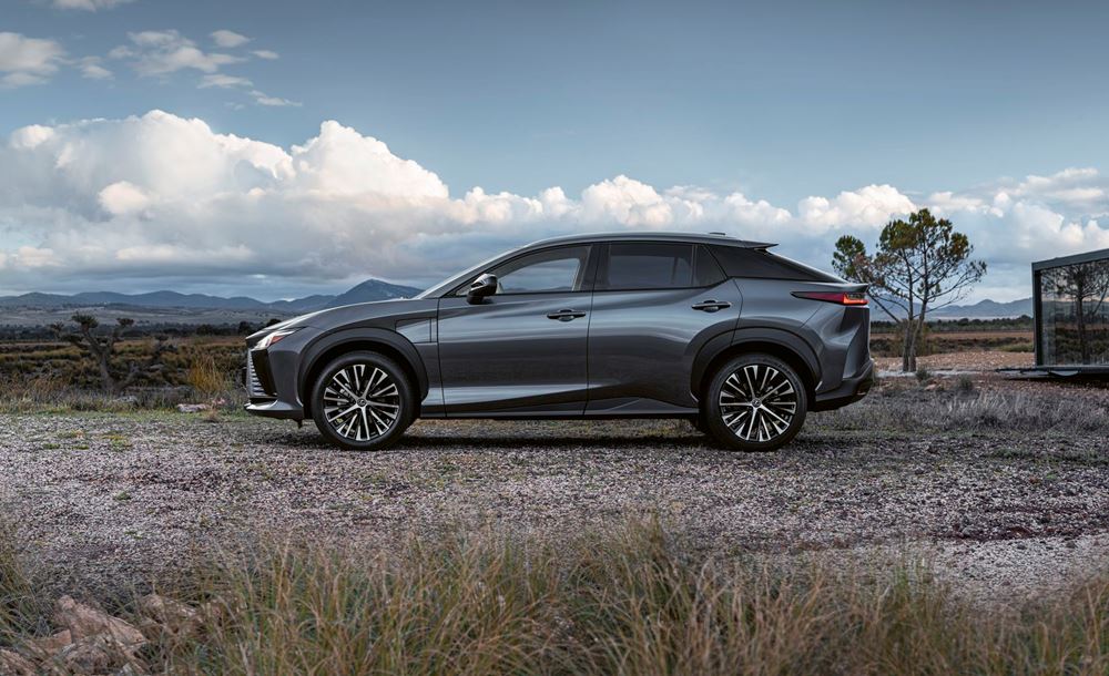 Lexus RZ450e