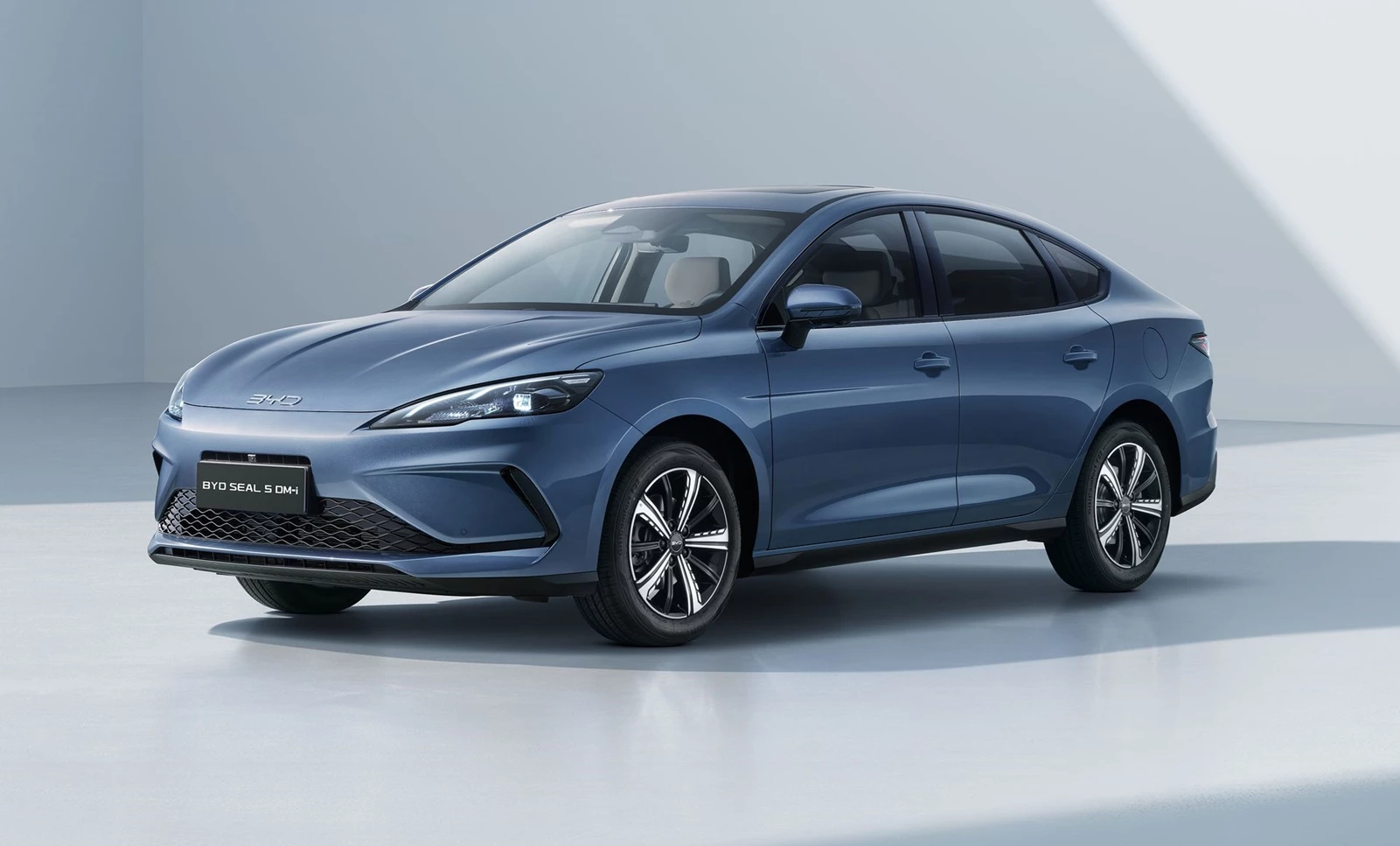 BYD Seal 5 DM i