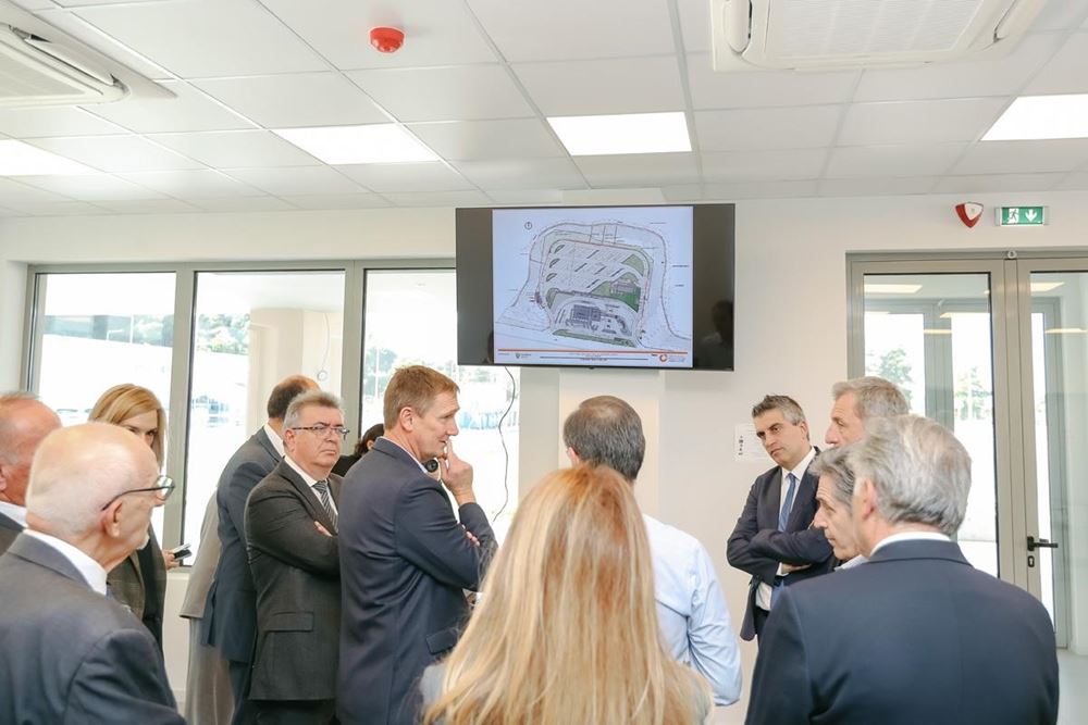 Ολυμπία Οδός Πάρκινγ φορτηγών Ακράτα