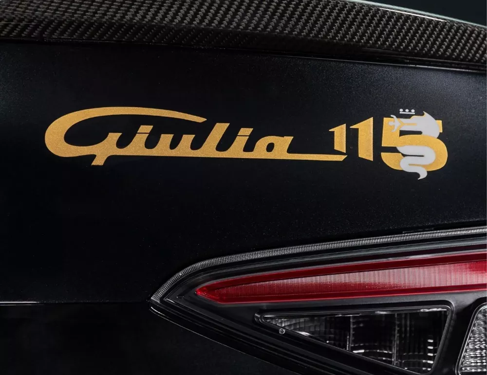 Alfa Romeo Giulia QV Ντουμπάι