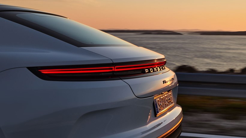Porsche Panamera Plug-in Hybrid 2024