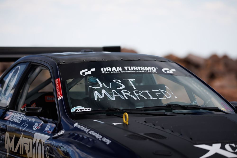 Pikes Peak 2024 Kendall Samuel Mary Barker Subaru Impreza γάμος στον τερματισμό