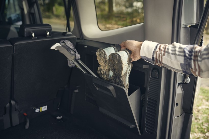Ford E-Tourneo Courier 2023