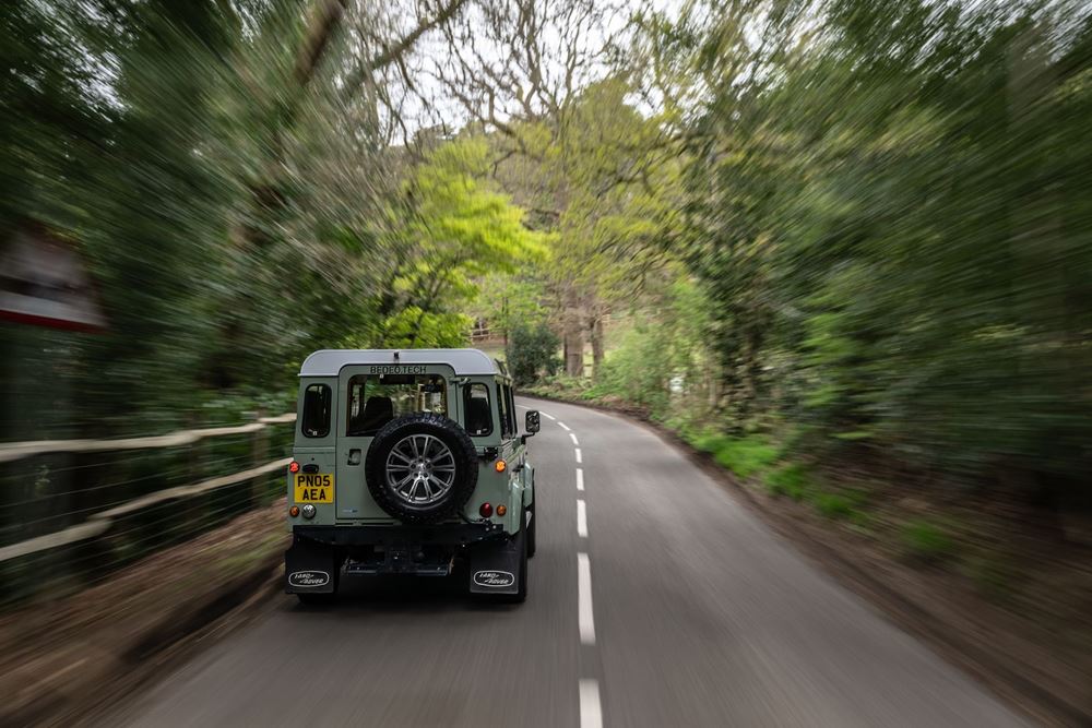 Land Rover Defender ηλεκτρικό Restomod Bedeo
