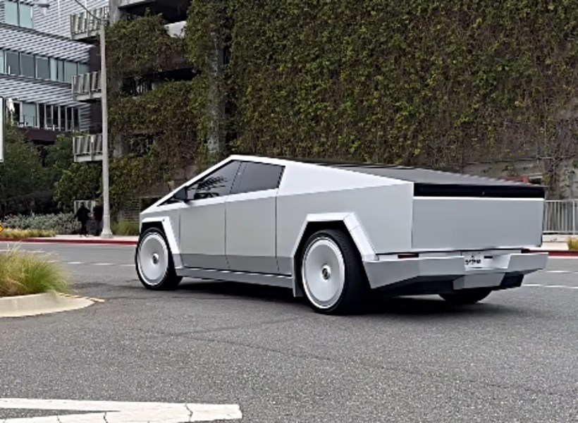 Tesla Cybertruck Kim Kardashian