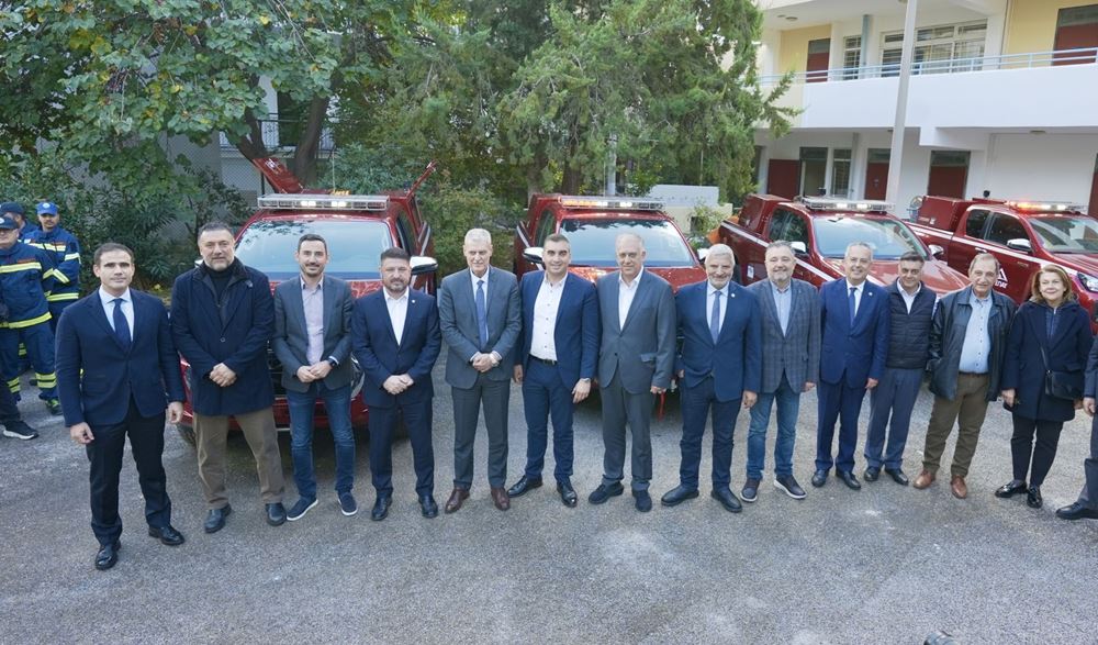 Πυροσβεστικά pick up για την προστασία του Υμηττού από τον Σαρακάκη