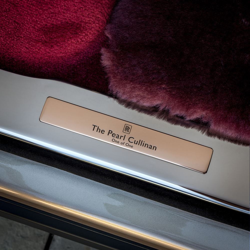 Rolls-Royce Cullinan Pearl Rose