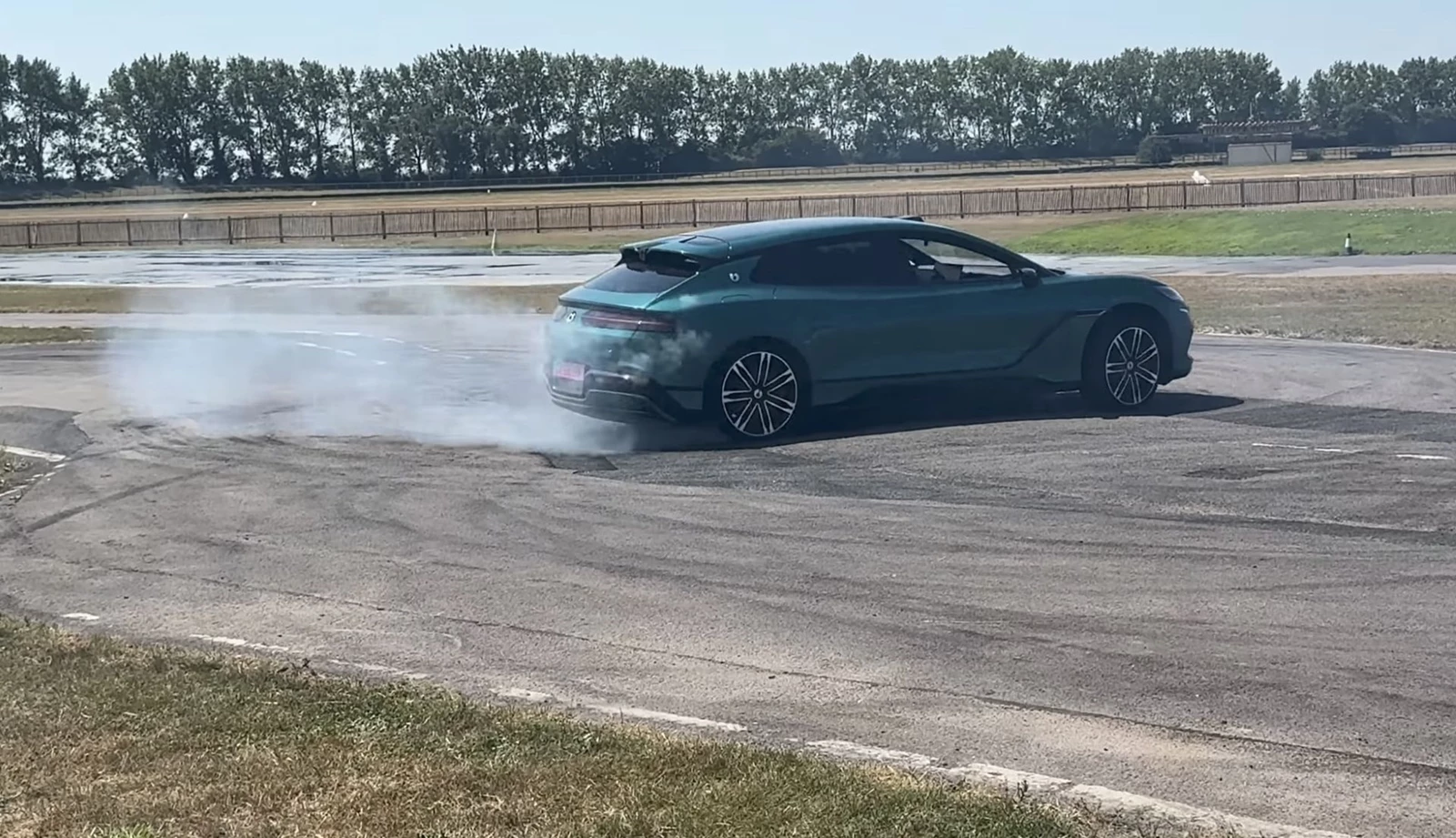 Denza Z9 αυτόνομο drift