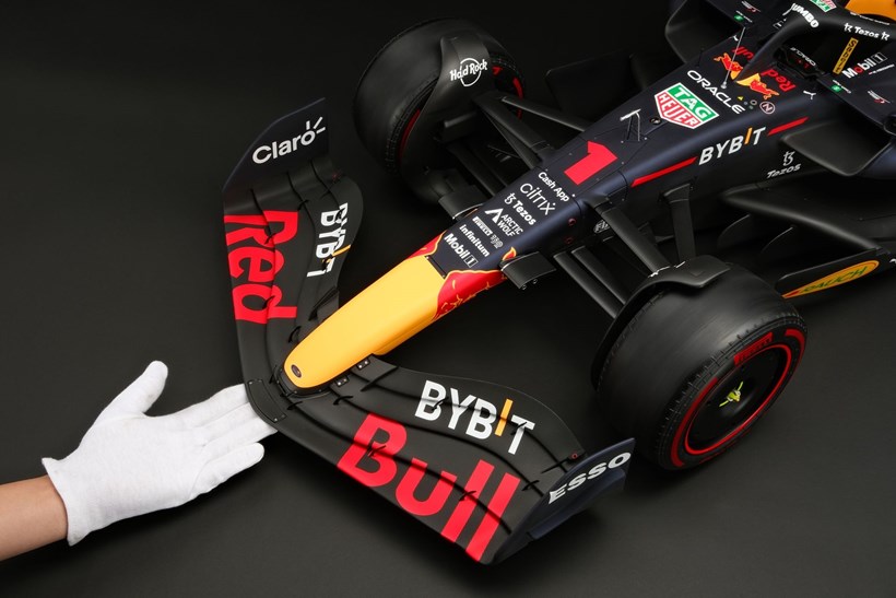 Amalgam Red Bull RB18 Max Verstappen 1:8
