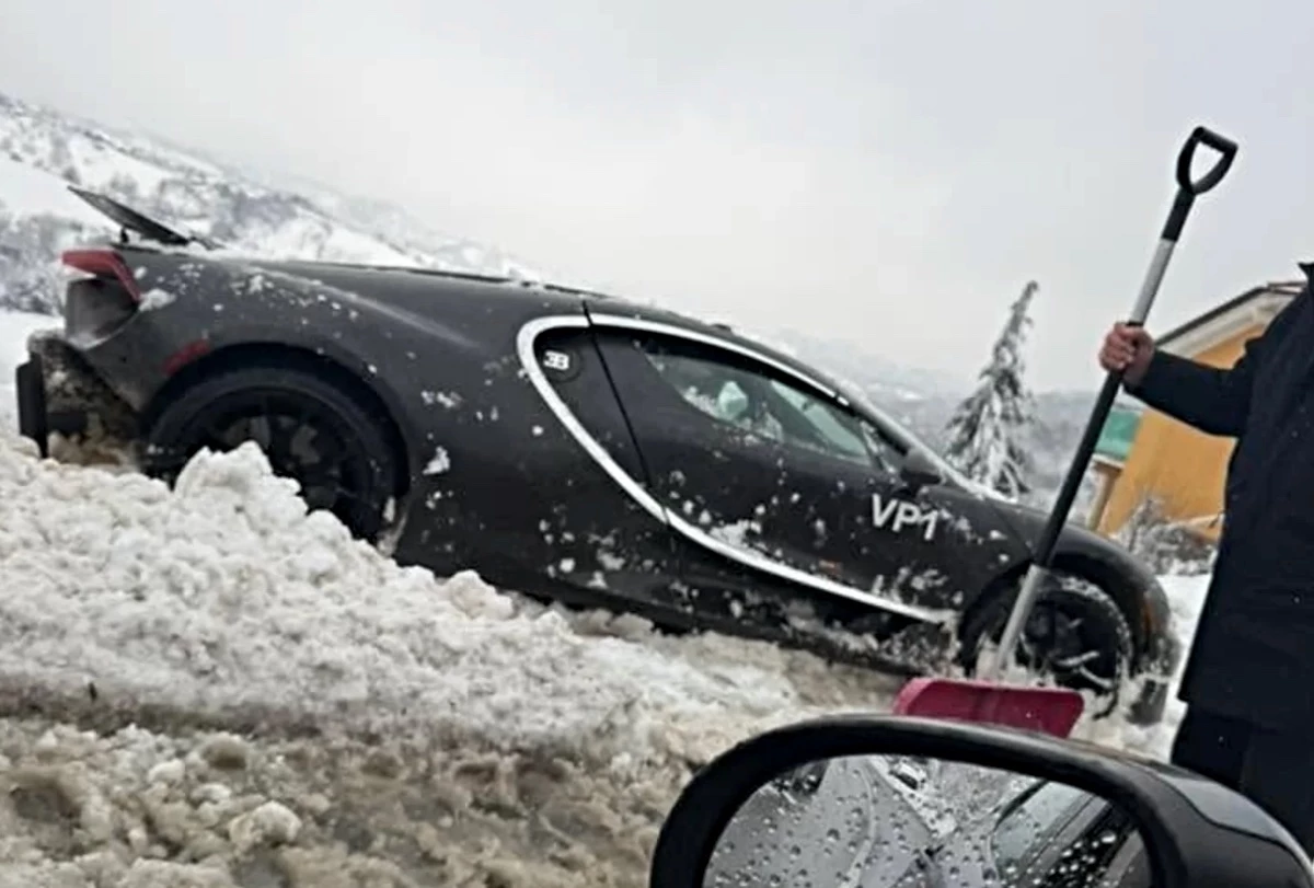 Bugatti Tourbillon snow