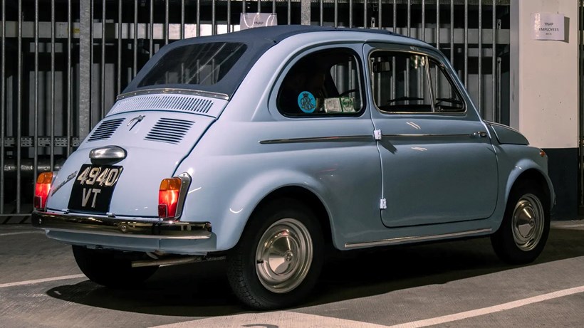 Fiat 500 1964 vs Fiat 500 2021