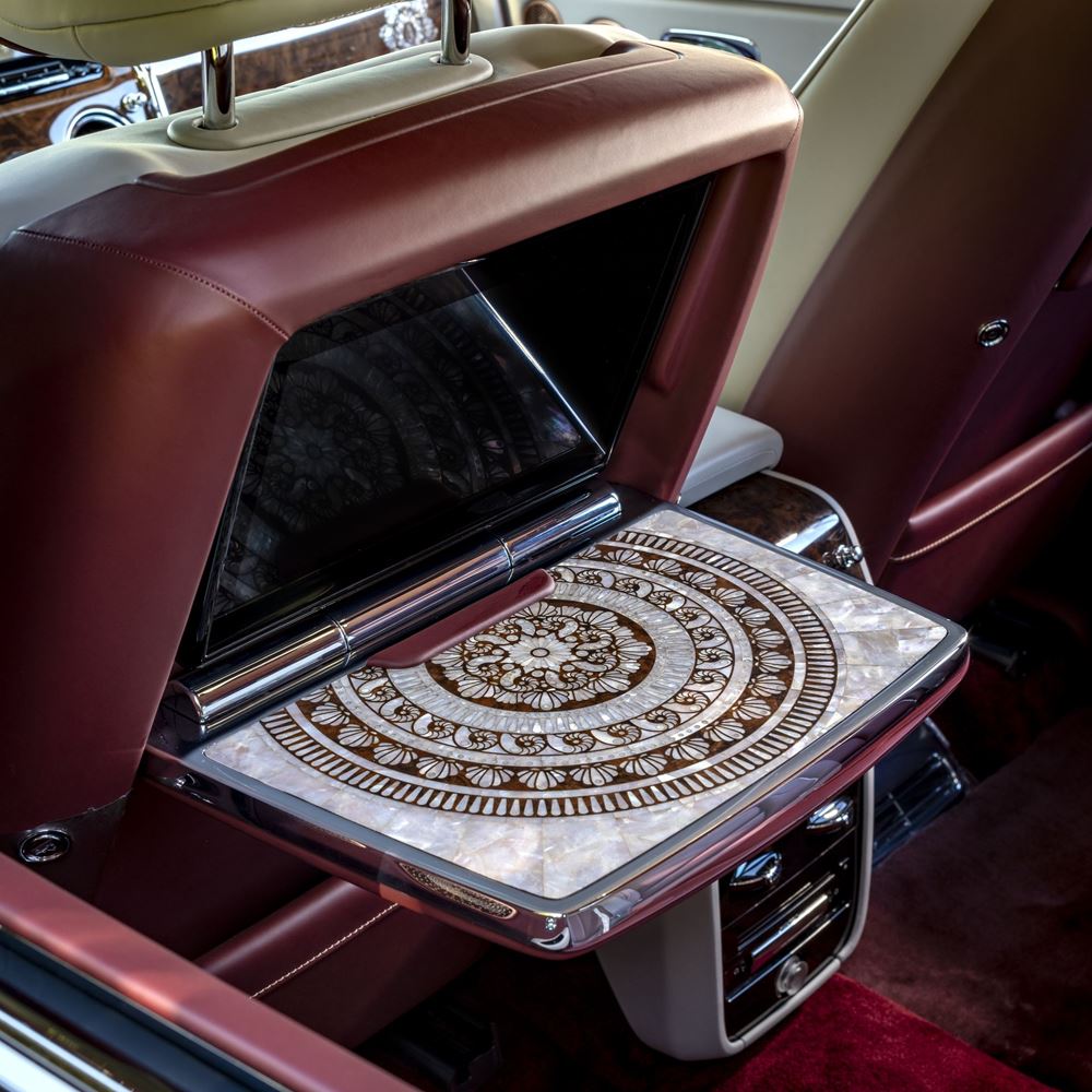 Rolls-Royce Cullinan Pearl Rose