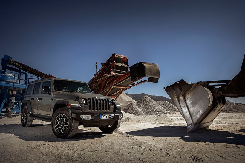 Jeep Wrangler 4xe Sahara plug in hybrid