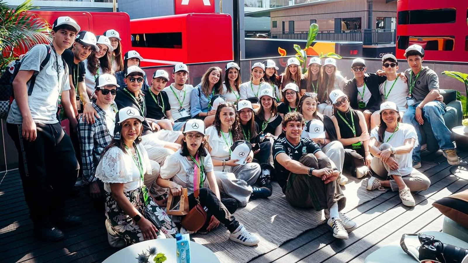 F1 Kimi Antonelli Ίμολα με τους συμμαθητές του