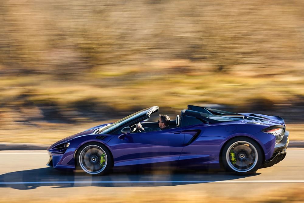 McLaren Artura Spider 2025