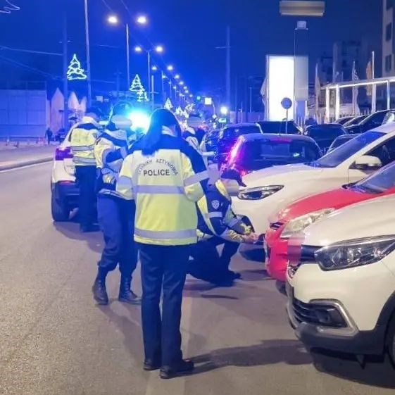 Αστυνομία πάρκινγκ νυχτερινά κέντρα