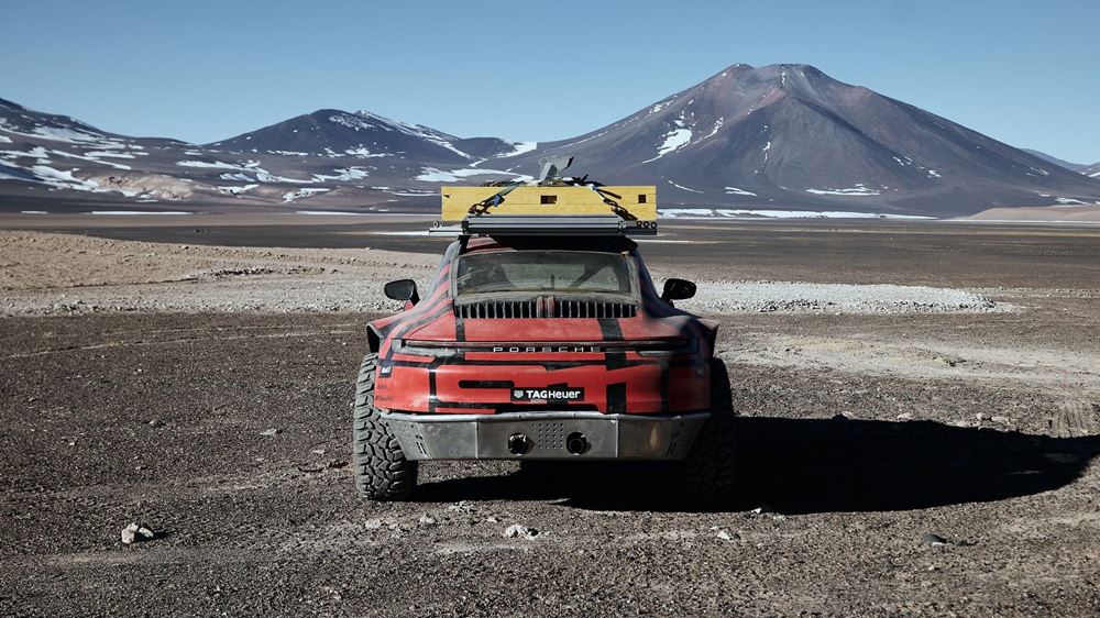 Porsche 911 Chile Volcano