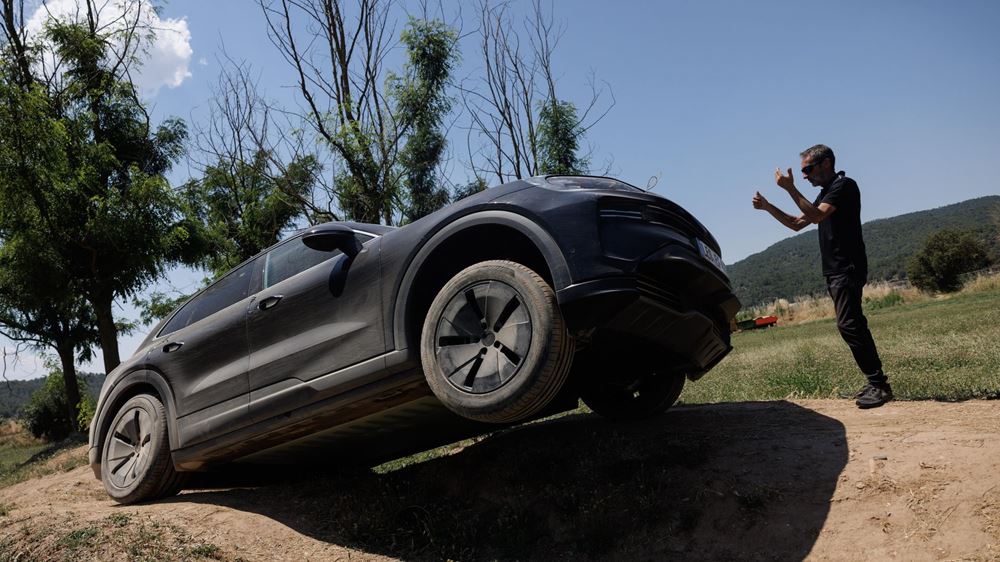 Porsche Cayenne Electric