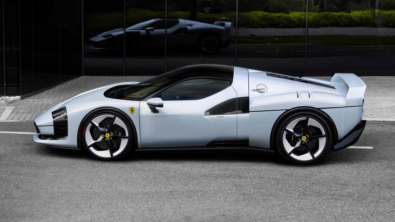 Ferrari SC40