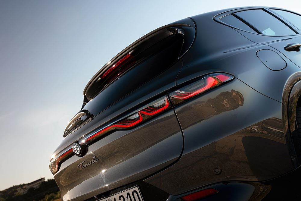 Alfa Romeo PHEV Q4