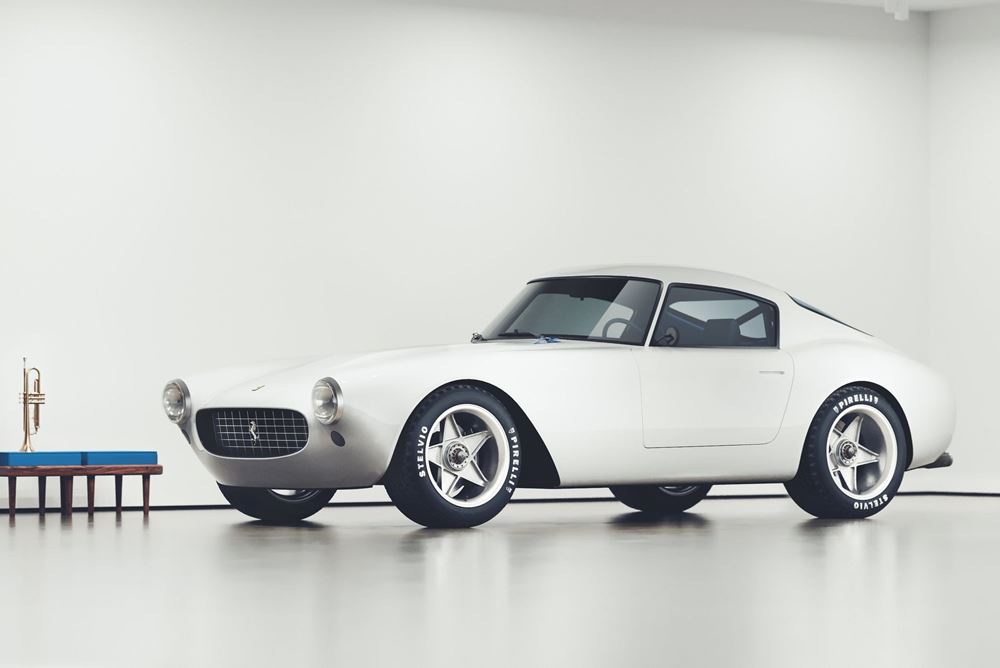 Ventitude Ferrari 250GT Restomod