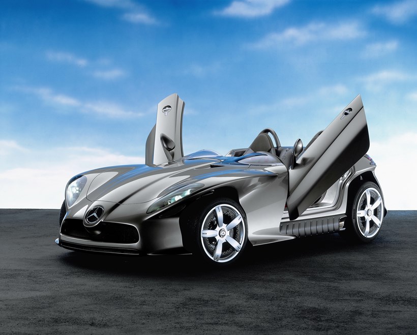 Mercedes-Benz F400 Carving