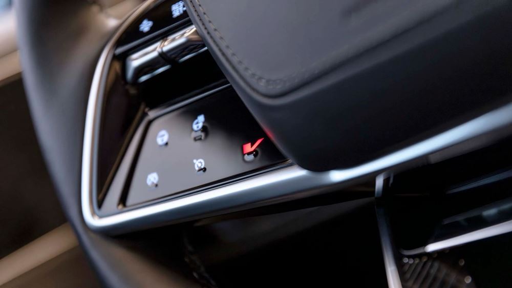 Cadillac Lyriq V