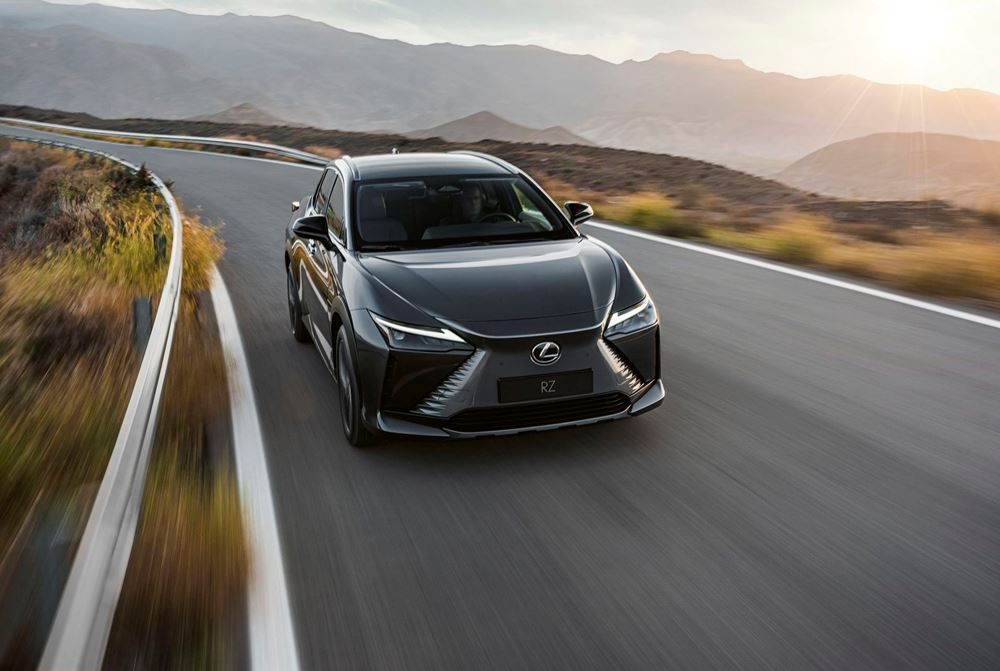 Lexus RZ450e