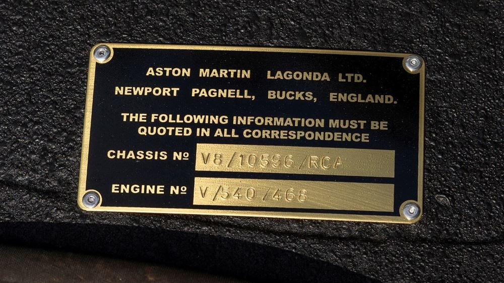 Aston Martin V8 James Bond