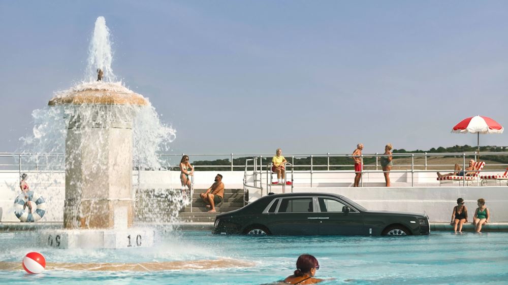 Rolls-Royce Phantom pool