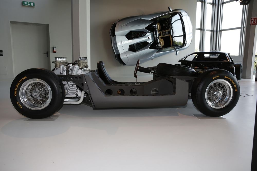 To σασί της πρώτης Lamborghini Miura
