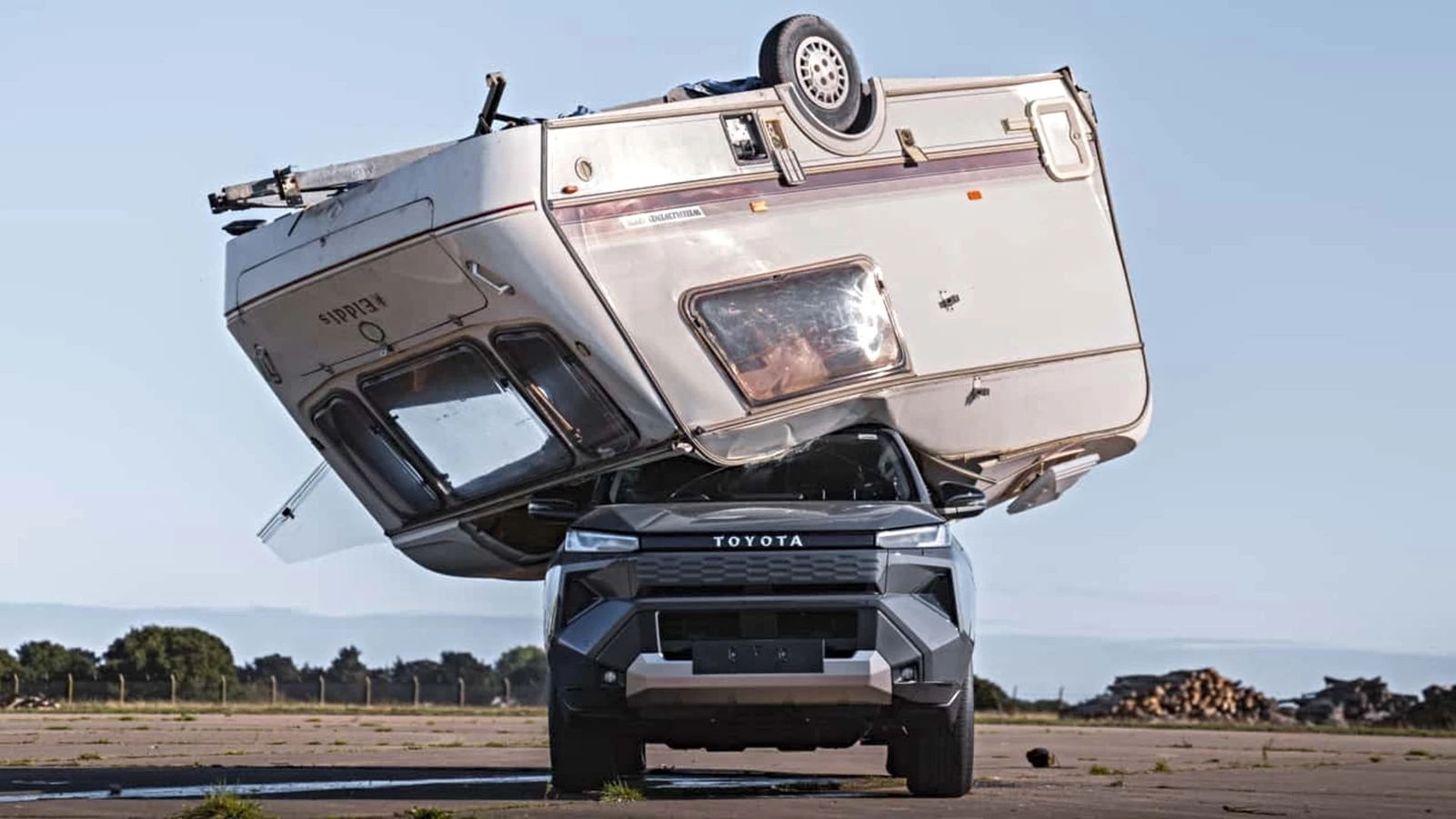 Toyota Hilux Top Gear stunt